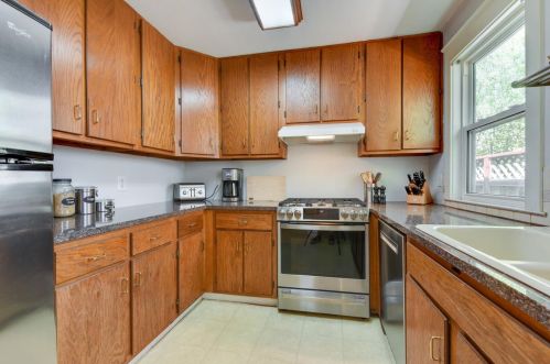1054 Jenevein Ave, San Bruno CA  94066-4237 exterior