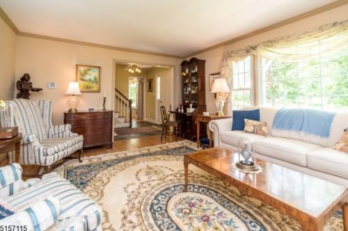 6 Cheryle Way, Annandale NJ  08801-3416 exterior