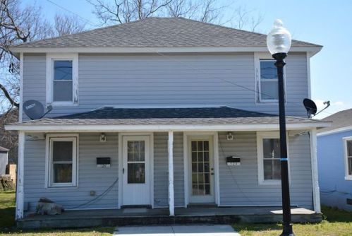 524 Peach St, Cape Charles, VA 23310-2924
