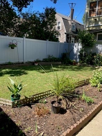 41 Bullock St, New Bedford MA 02740-4531 exterior