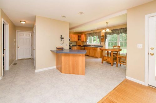 15 Coventry Ln, Salem NH 03079-1369 exterior