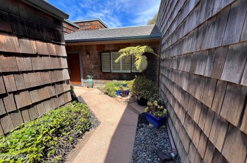 1512 Oakridge Park Rd, Santa Maria, CA 93455-4564