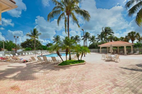 6169 Lake Hibiscus Dr, Delray Beach FL  33484-4620 exterior