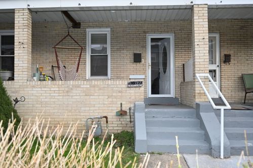 1702 Jancey St, Pittsburgh, PA 15206-1146