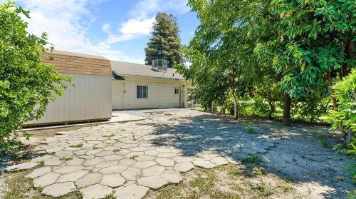2733 Stanislaus St, Riverbank CA  95367-2238 exterior