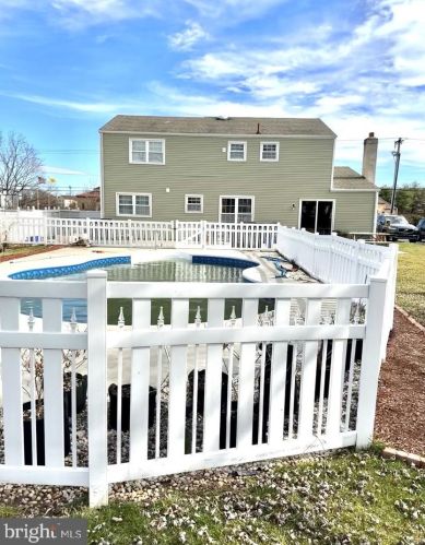 2572 Stinson Ln, Norristown, PA 19403-3664