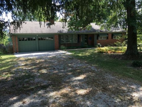 242 Bratcher Ln, Berea, KY 40403-1865