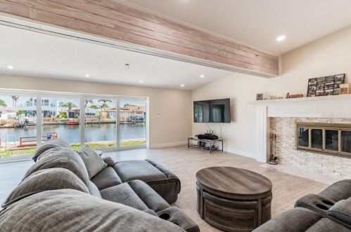 3955 Floramar Ter, New Port Richey FL 34652-3118 exterior