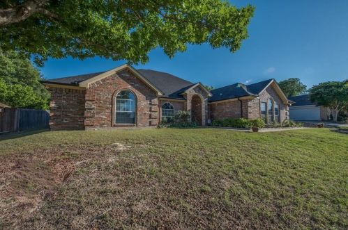 2118 Timber Cove Ct, Weatherford, TX 76087-3830