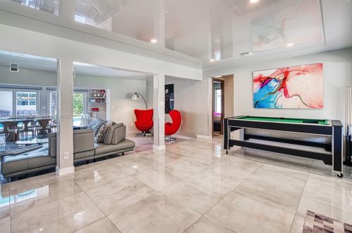 235 6th St, Dania Beach FL  33004-4147 exterior