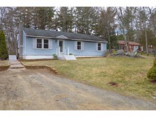 35 Sesame St, Raymond, NH 03077-1366