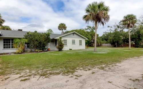 12545 Roseland Rd, Sebastian, FL 32958-3502