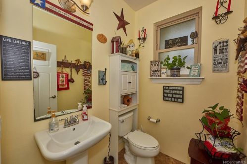 92-1969 Kulihi St, Kapolei HI  96707-3411 exterior