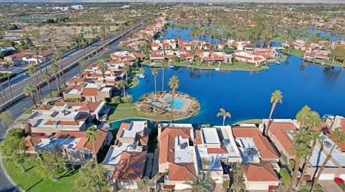 84 Lake Shore Dr, Rancho Mirage CA  92270-4054 exterior