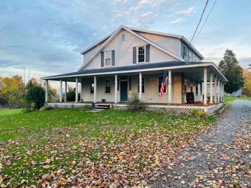 4270 Edinburg Rd, New Castle, PA 16102-3158