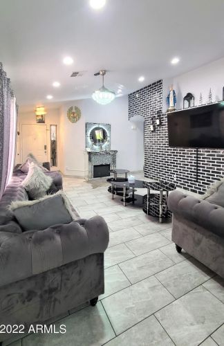 5002 Oraibi Dr, Glendale, AZ 85308-9228