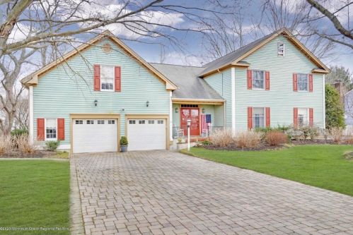 20 Darien Dr, West Long Branch, NJ 07764-1217
