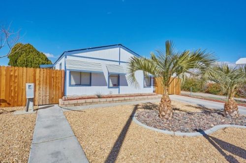14162 Riviera Dr, Victorville, CA 92395-4995