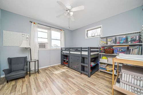 88 Doges Promenade, North Lindenhurst NY  11757-6405 exterior