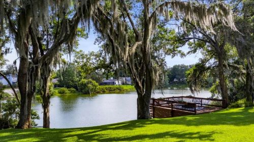 1325 Rolling Woods Ln, Lakeland, FL 33813-1256