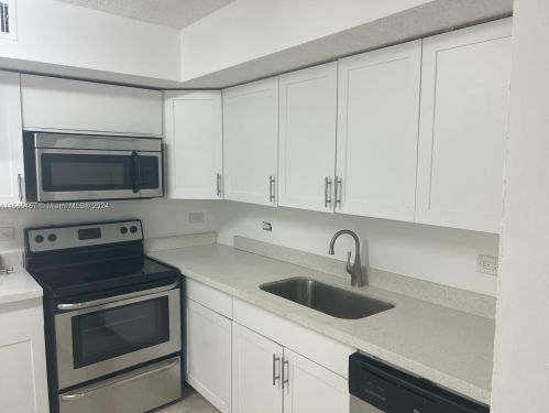 3690 56th Ave, Hollywood, FL 33021-2278