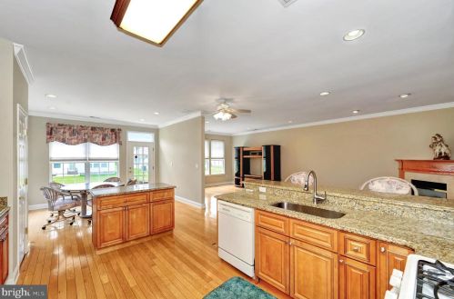 24 Chamber Ln, Columbus NJ  08022-2313 exterior