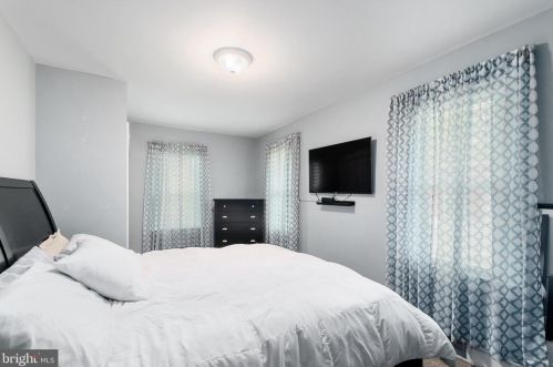 10 Cedar Ave, Berlin Boro NJ  08009-1302 exterior