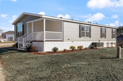 33 Hagop Rd, Salem, NH 03079-3709