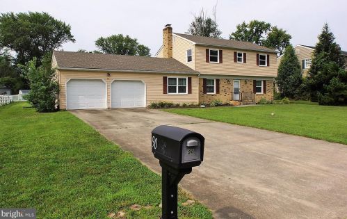 90 Fairfield Dr, Dover, DE 19901-5719