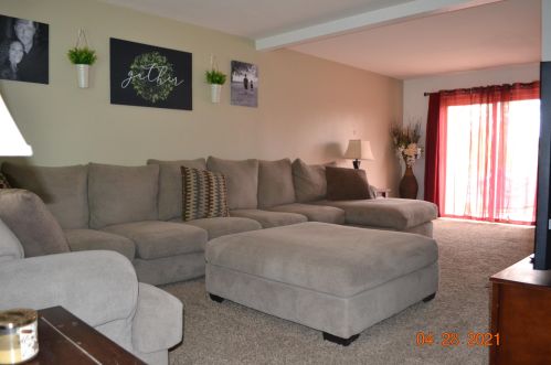328 Foxmead Dr, Waterford WI  53185-4427 exterior