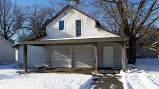 211 Pine St, Waupaca, WI 54981-1225