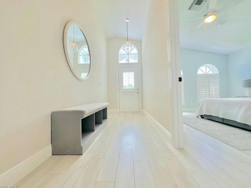 568 95th Ave, Naples FL  34108-2453 exterior
