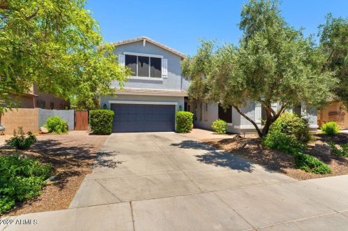 4680 Peach Tree Dr, Chandler, AZ 85249-7358