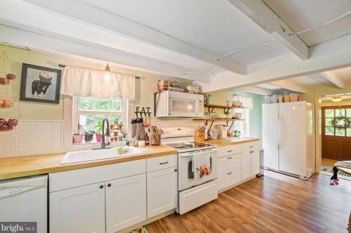 110 Norwood Rd, Downingtown, PA 19335-3215