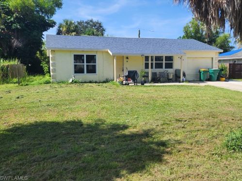 4970 23rd Ct, Naples, FL 34116-6910