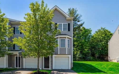 14 Whispering Pine Cir, Worcester, MA 01606-1190