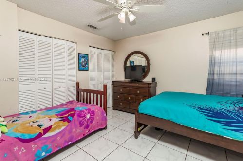 216 9th St, Dania Beach FL  33004-4439 exterior