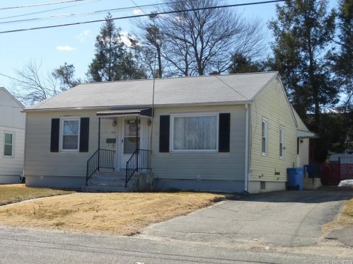 154 Carver St, Waterbury, CT 06708-4549