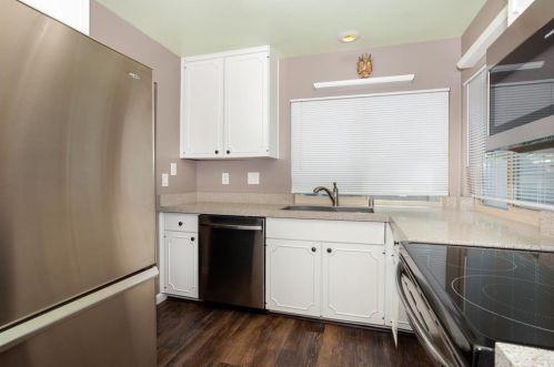 230 Eveningside Gln, Escondido CA  92026-1334 exterior