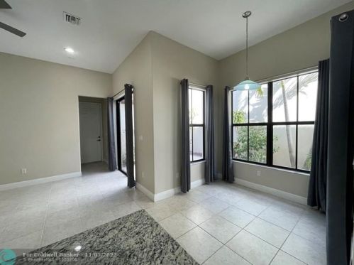 8359 38th St, Hollywood FL  33024-3130 exterior