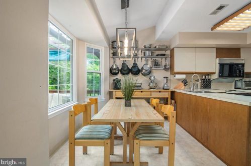 11 Cottonwood Dr, Southampton PA 18966-2831 exterior