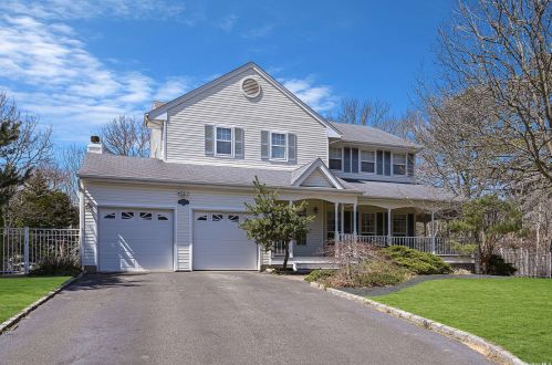 5 Ellbridge Ct, South Setauket, NY 11720-4620