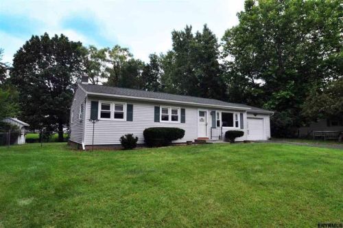 11 Cross St, Castleton NY  12033 exterior