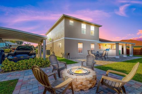 5865 Adger Ct, Fort Pierce, FL 34986-3833
