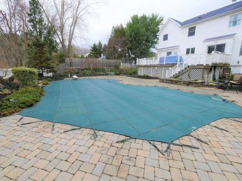 10 Marc Dr, Panamoka NY  11961-2103 exterior