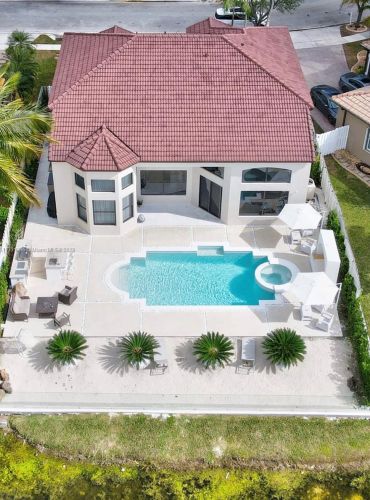 3586 143rd Ave, Hollywood FL  33027-4704 exterior