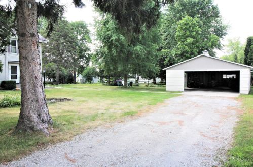 221 Margaret St, Watertown, WI 53098-2114