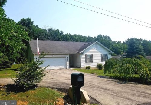 22 Deer Trl, Charnita, PA 17320-8125