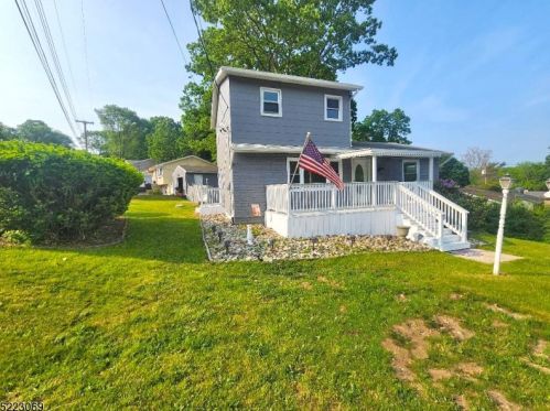 320 Durban Ave, Hopatcong, NJ 07843-1269