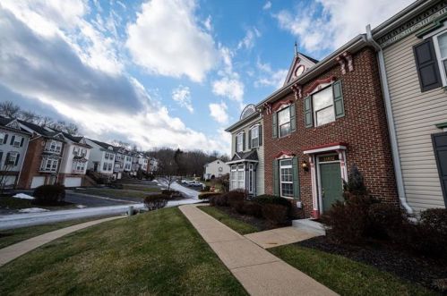 1002 Eddy Ct, Gibsonia, PA 15044-5313